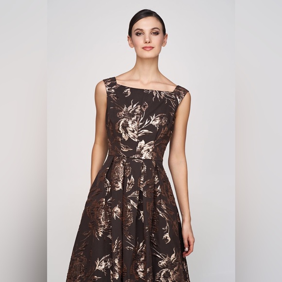 NWT Kay Unger Theodora Metallic Floral Sleeveless Gown Maxi Dress Sz 8 - Picture 4 of 12